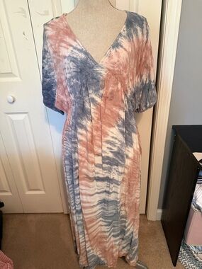 Tie-Dye V-Neck Maxi Dress in Dusty Blue & Blush